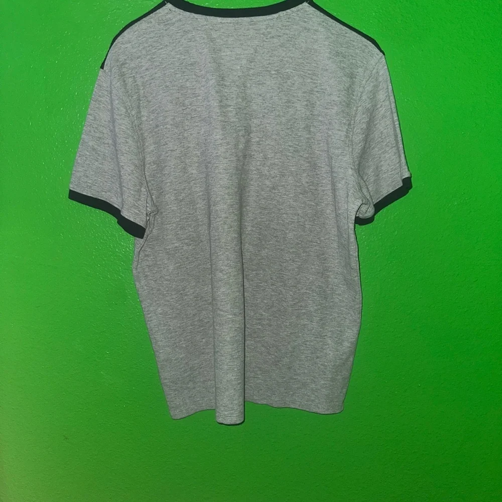 Brand new!! Tommy Hilfiger t shirt - Picture 4 of 4
